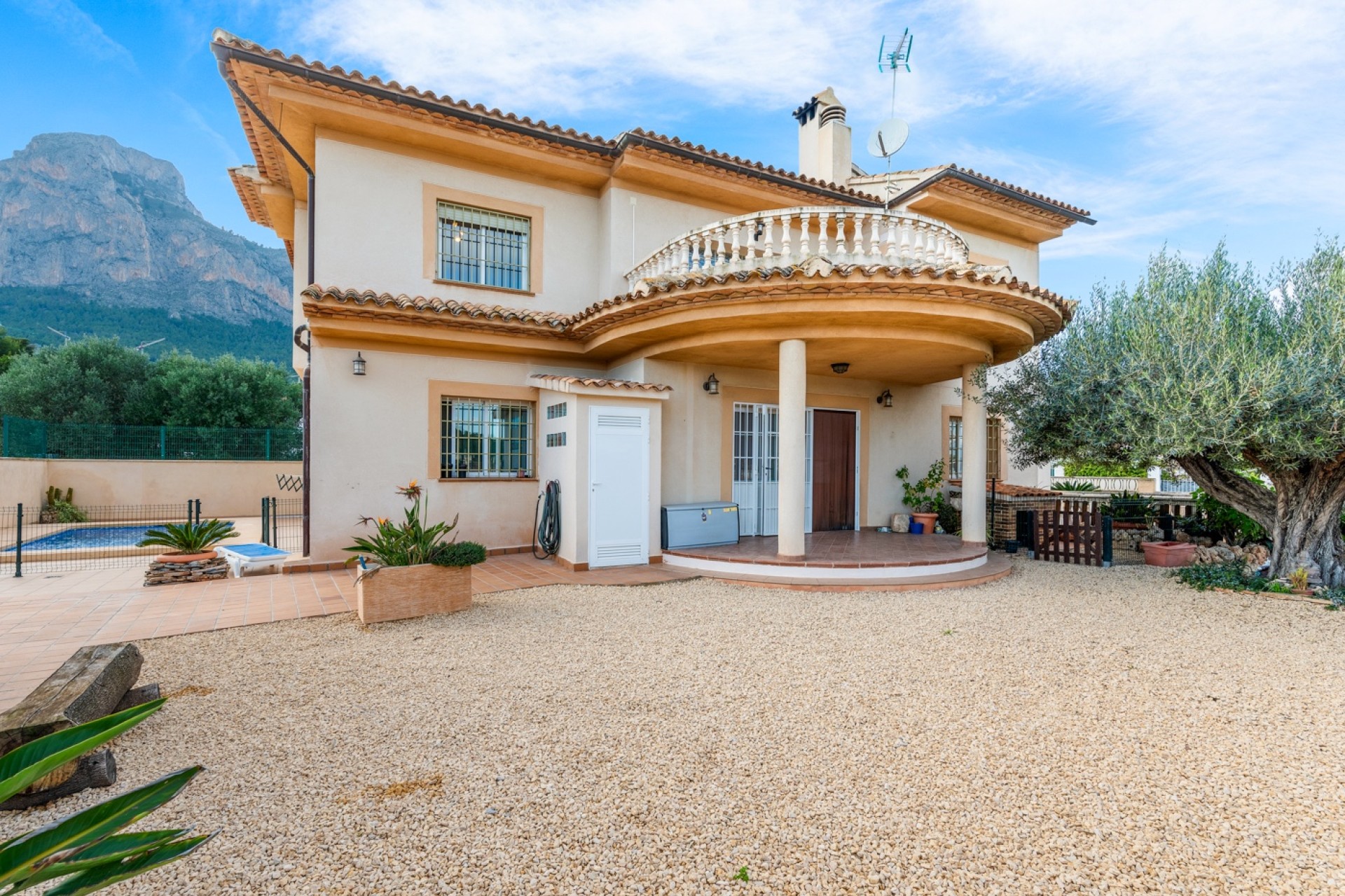 Resale - Villa - Polop