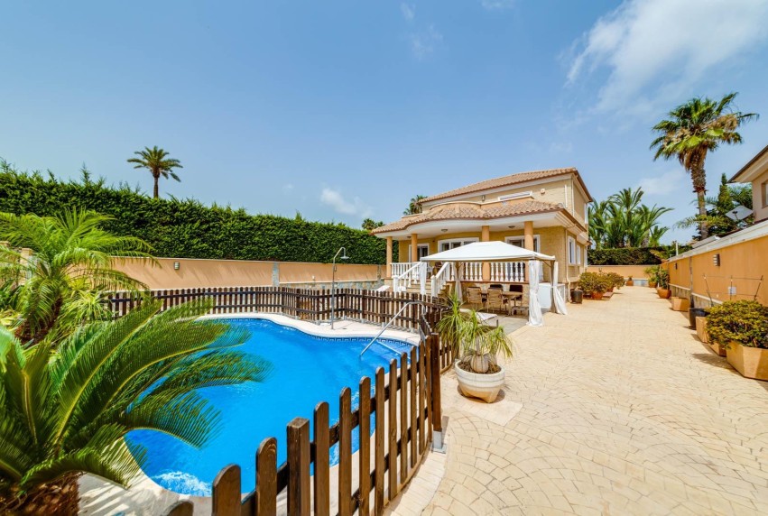 Resale - Villa - San Javier