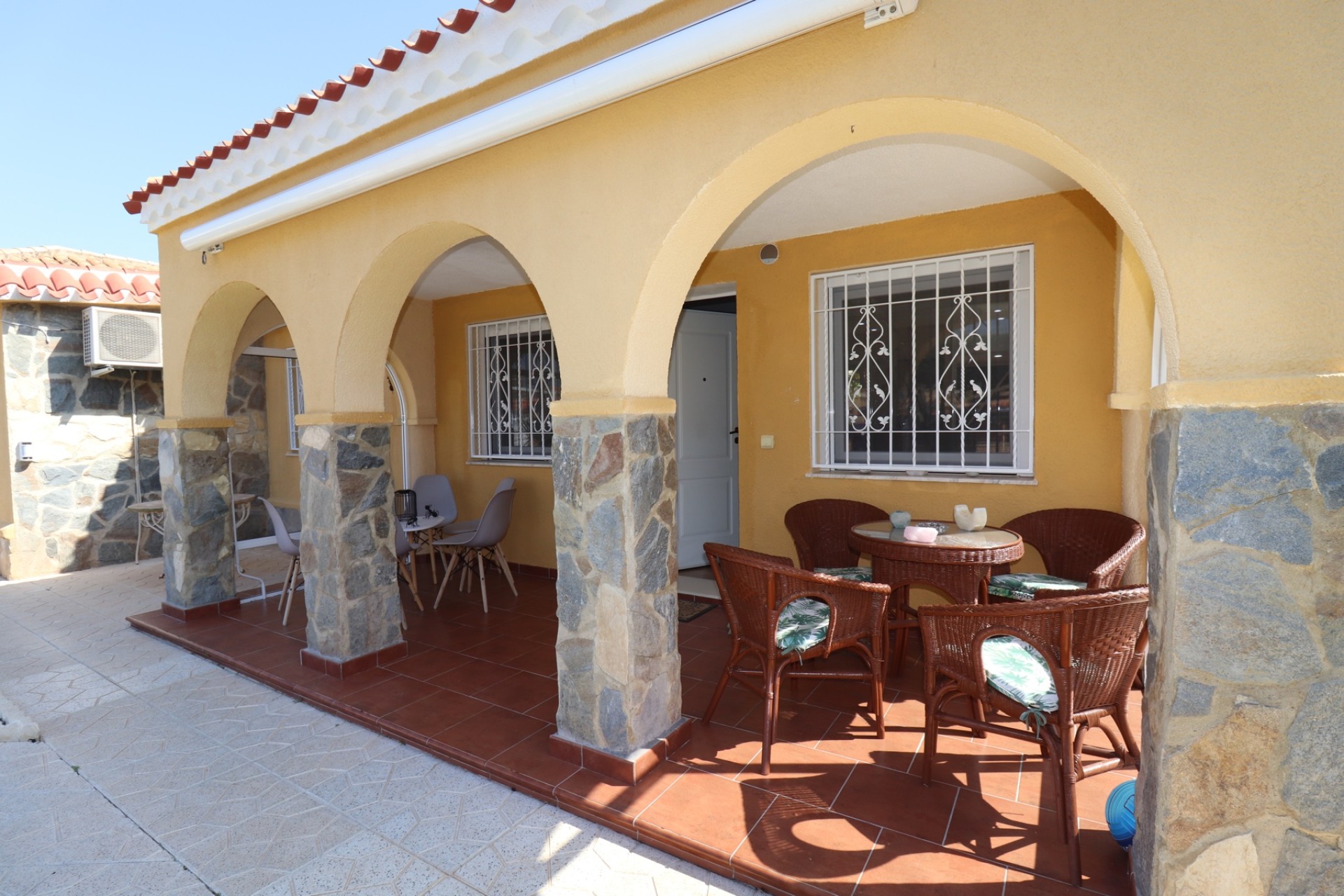 Resale - Villa - Torrevieja - Chaparral