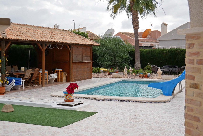 Resale - Villa - Torrevieja - El Chaparral