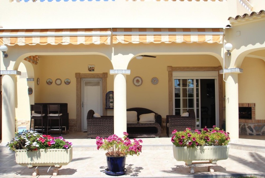 Resale - Villa - Torrevieja - Punta Prima