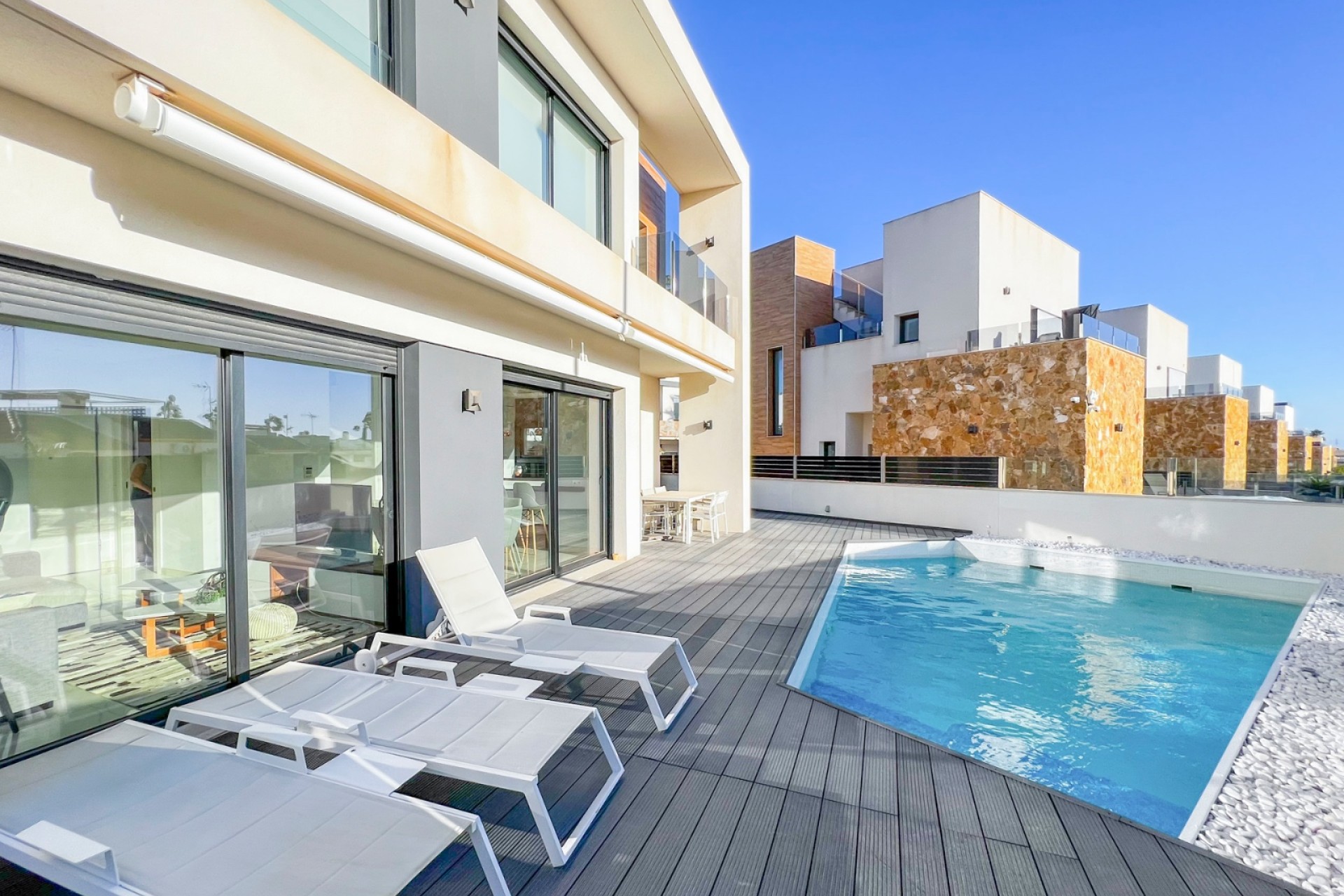 Resale - Villa - Torrevieja