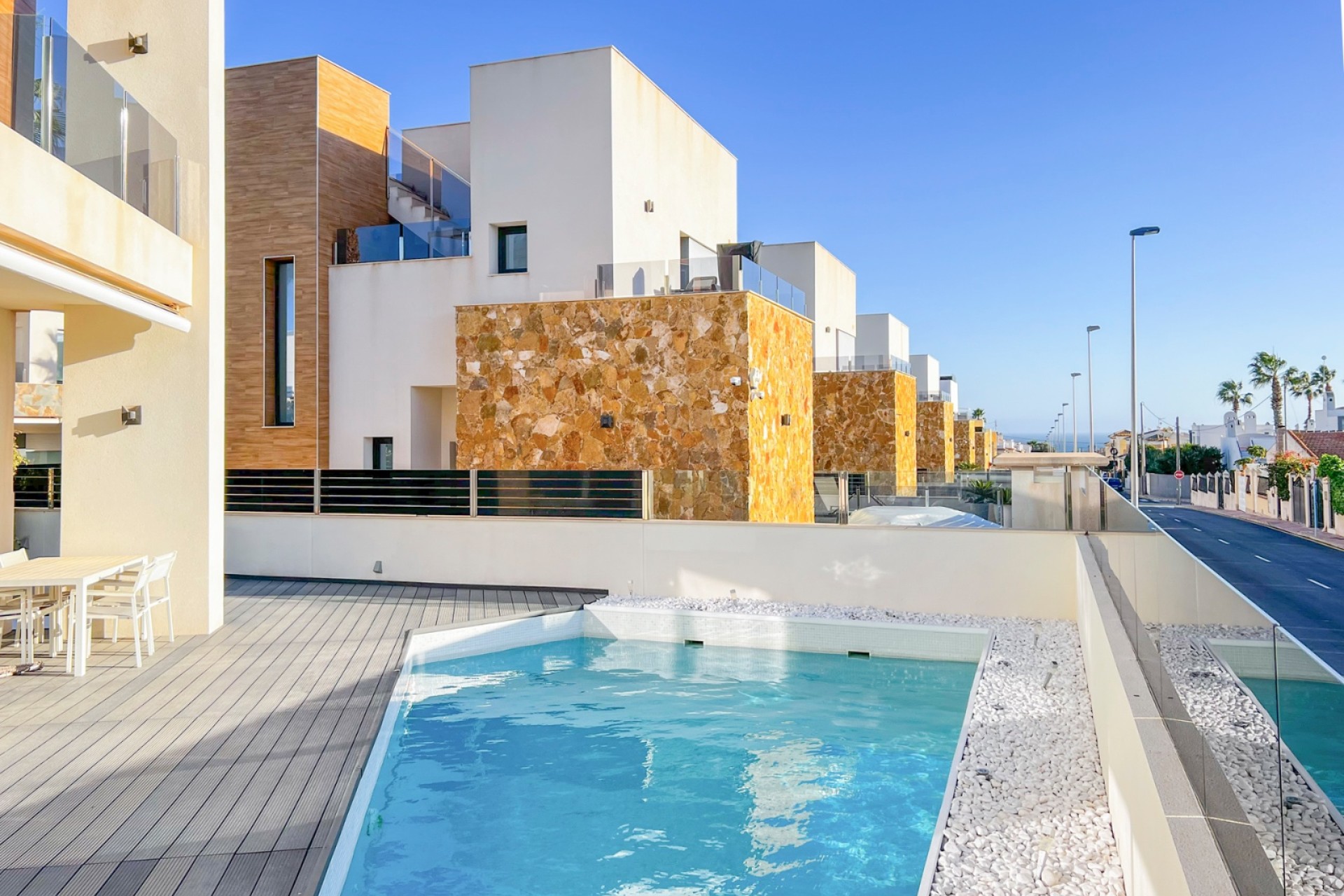 Resale - Villa - Torrevieja