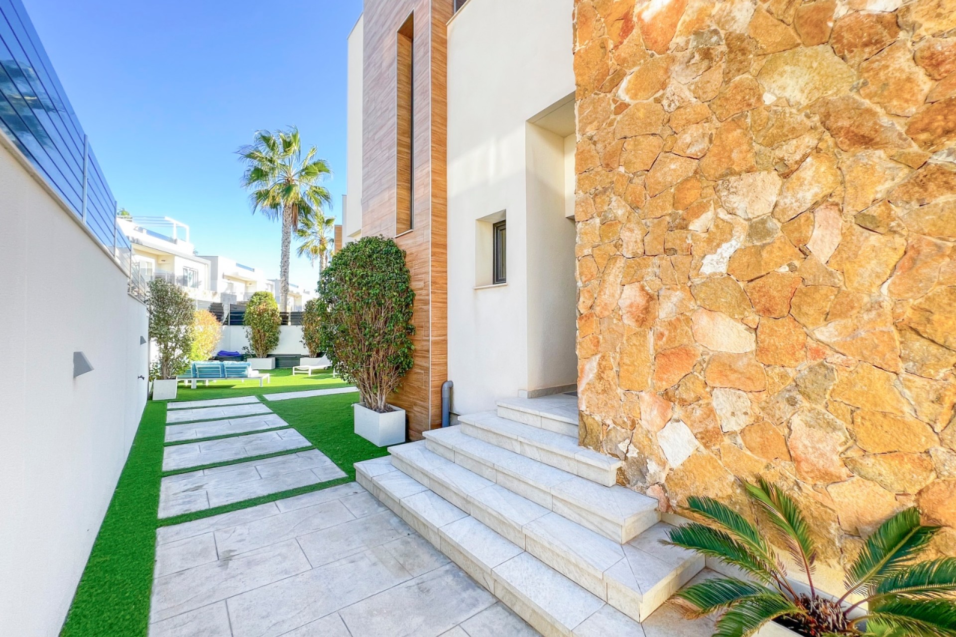 Resale - Villa - Torrevieja