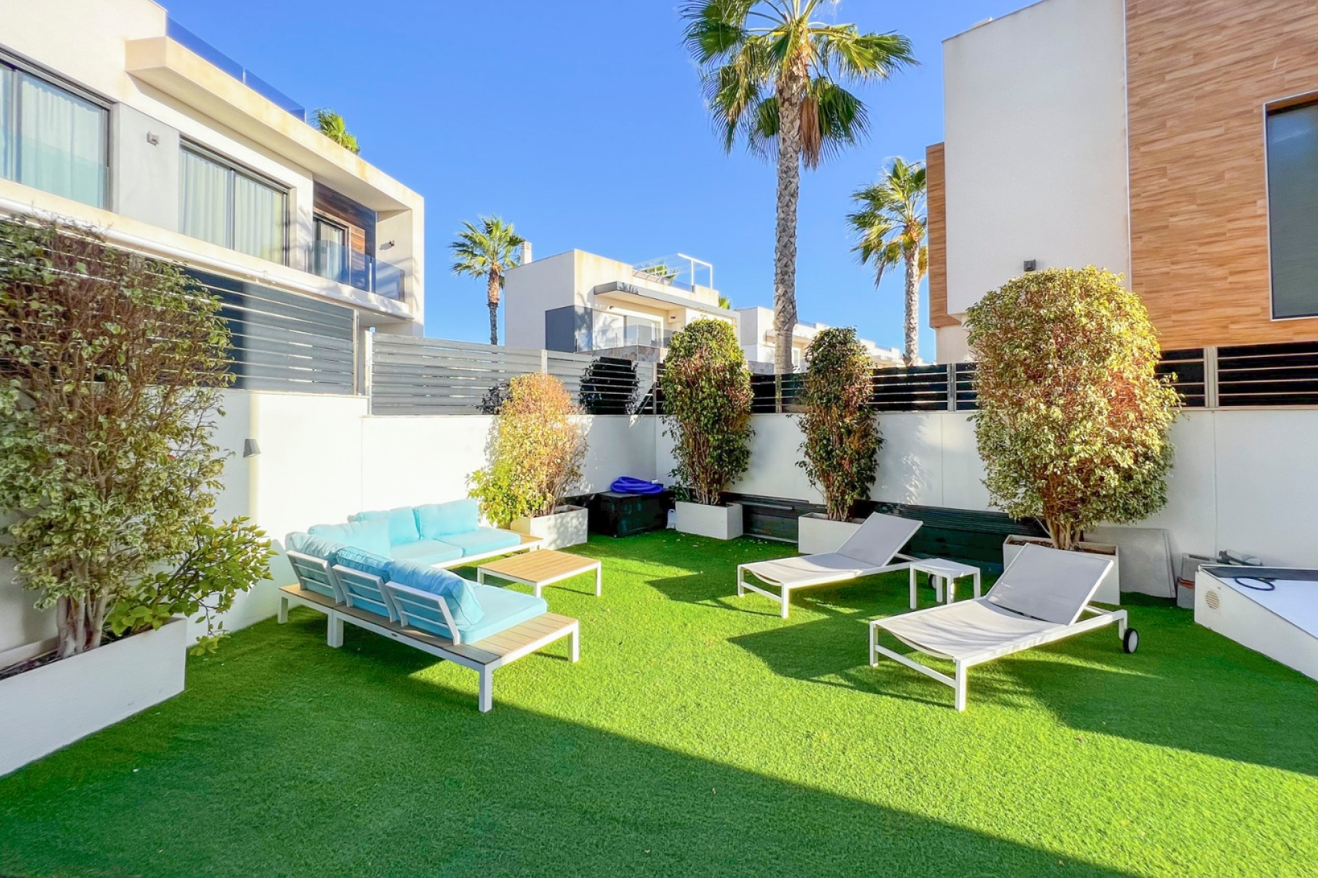 Resale - Villa - Torrevieja