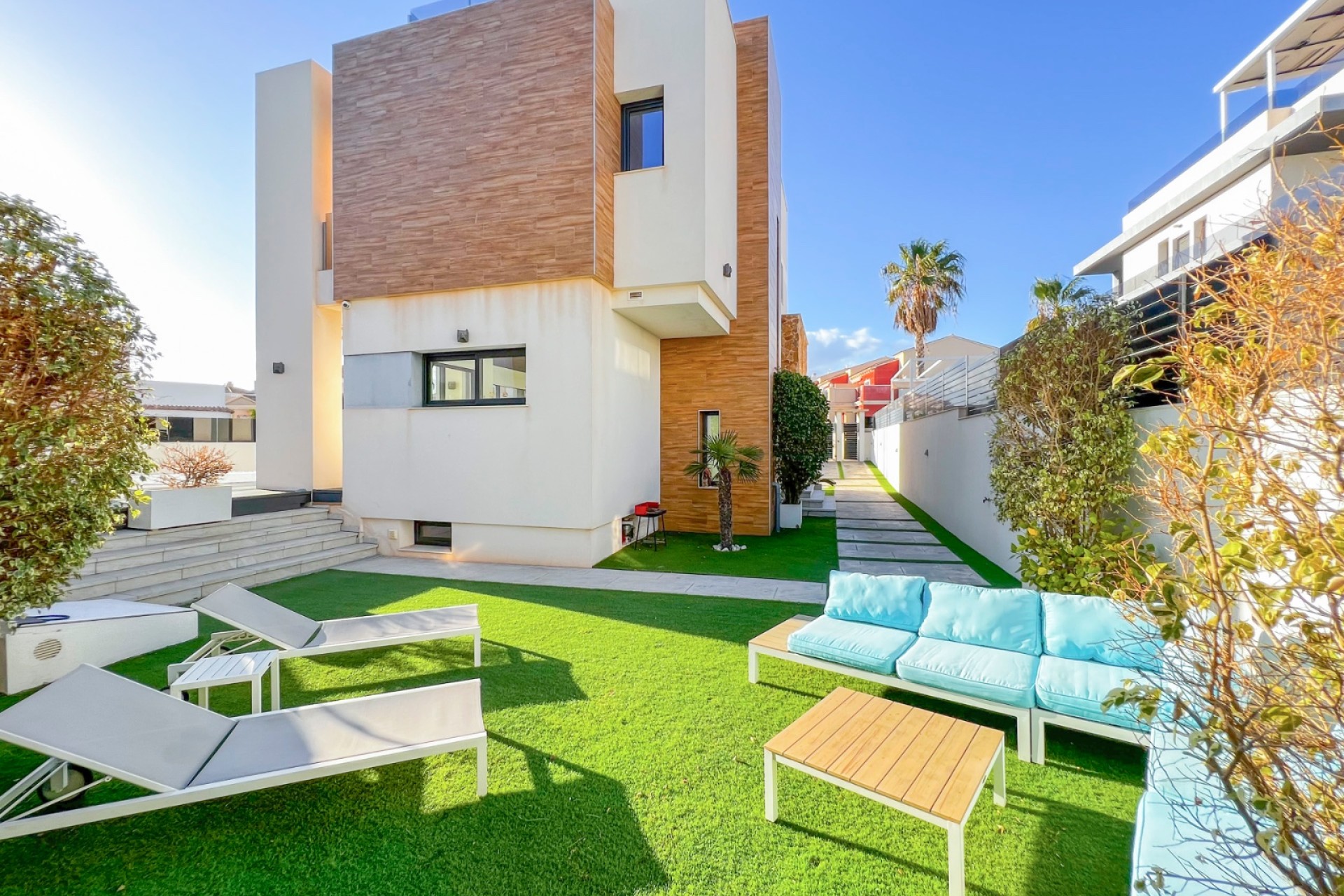 Resale - Villa - Torrevieja