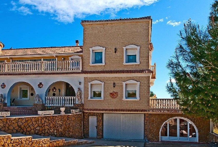 Resale - Villa - undefined - Alicante