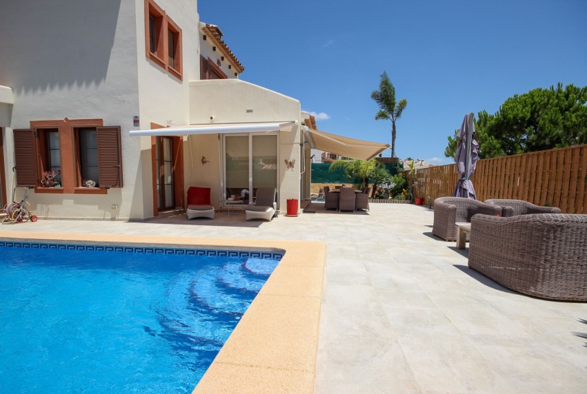 Resale - Villa - Villajoyosa