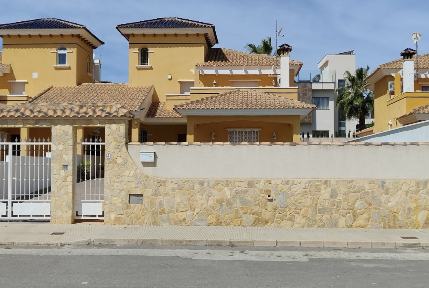 Reventa - Villa - Orihuela Costa - La Zenia