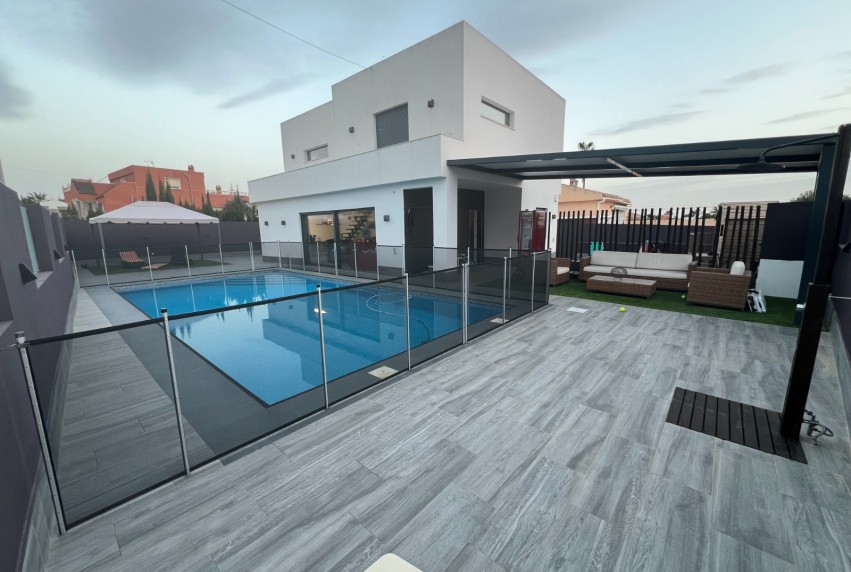 Reventa - Villa - Torrevieja - El Chaparral