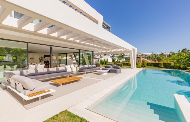 Villa - Herverkoop - Marbella - Nueva Andalucía