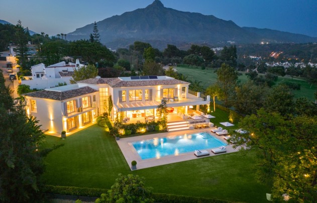 Villa - Herverkoop - Marbella - Nueva Andalucía