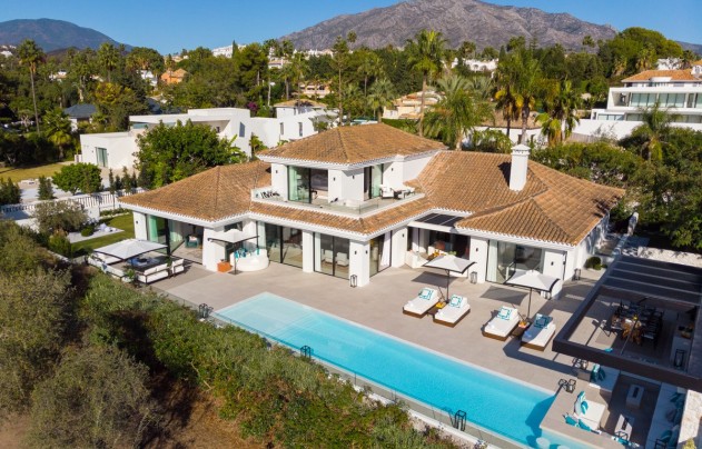 Villa - Herverkoop - Marbella - Nueva Andalucía