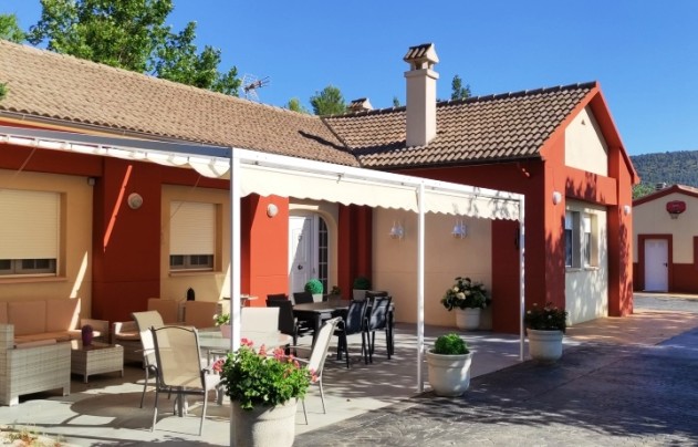 Villa - Resale - Alcoy - Alcoy