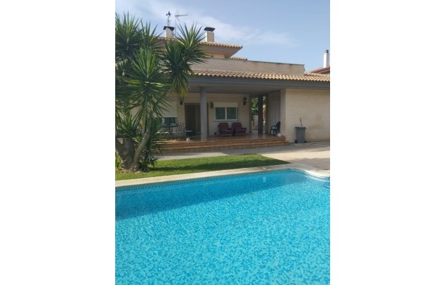 Villa - Resale - Elda - Elda