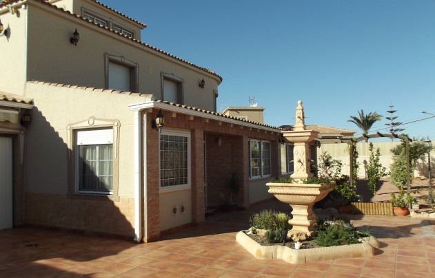 Villa - Resale - Torrevieja - El Chaparral