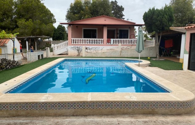 Villa - Reventa - Los Montesinos - La Herrada