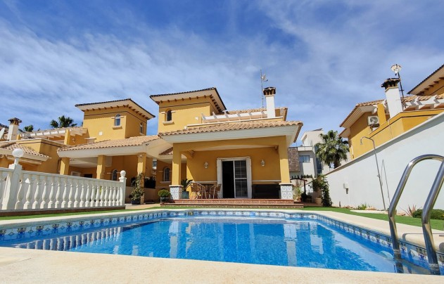 Villa - Revente - Orihuela Costa - La Zenia