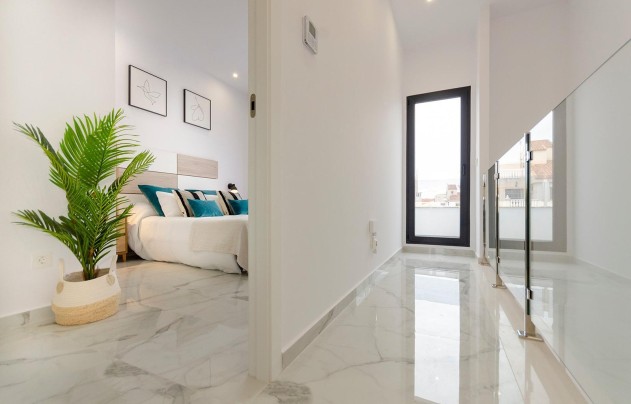 Obra nueva - Villa - Torrevieja - Torretas