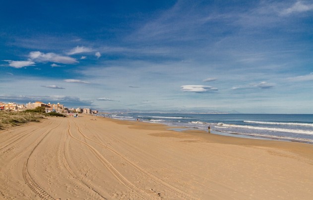 Obra nueva - Villa - Torrevieja - La Mata