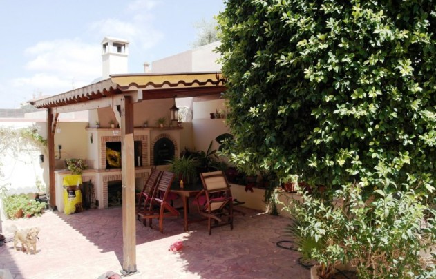 Resale - Villa - Torrevieja - Aguas Nuevas