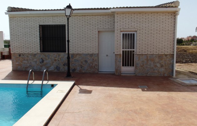 Resale - Villa - Los Montesinos - La Herrada