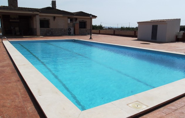 Resale - Villa - Los Montesinos - La Herrada