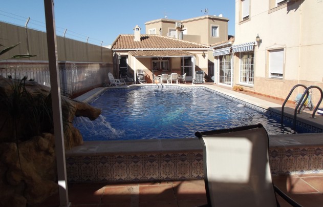 Resale - Villa - Torrevieja - El Chaparral