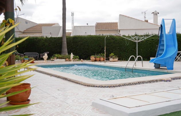 Resale - Villa - Torrevieja - El Chaparral