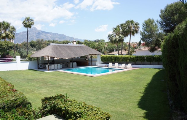 Herverkoop - Villa - Marbella - Nueva Andalucía