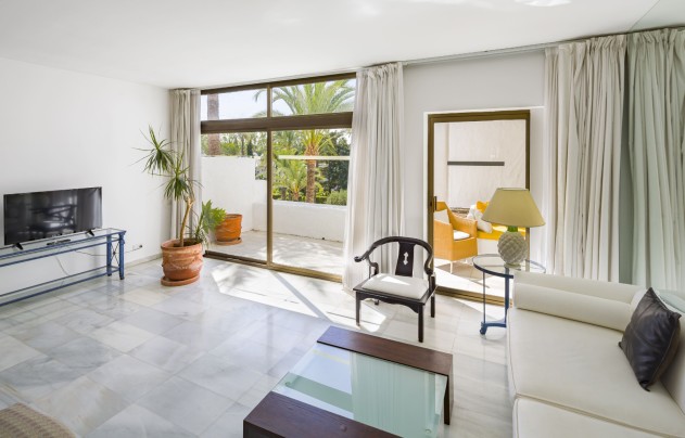 Resale - Apartment - Marbella - Puerto Banús