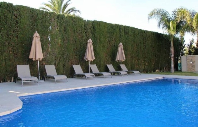 Resale - Villa - Marbella - Nueva Andalucía