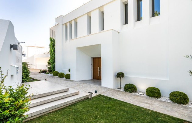 Herverkoop - Villa - Marbella - Nueva Andalucía