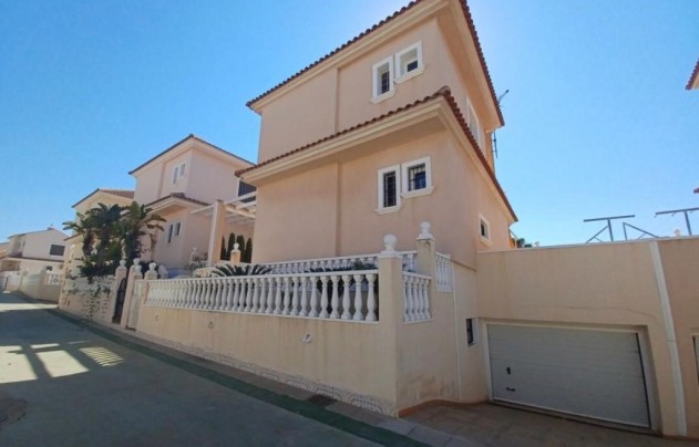 Herverkoop - Villa - Torrevieja