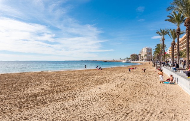 Resale - Apartment - Torrevieja - Playa Los Locos