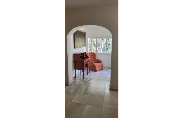 Resale - Villa - Marbella - Las Chapas