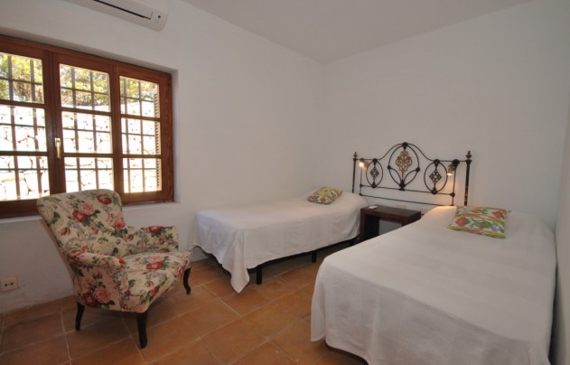 Resale - Villa - Moraira - Benimeit