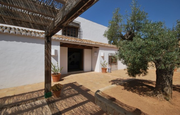 Resale - Villa - Moraira - Benimeit