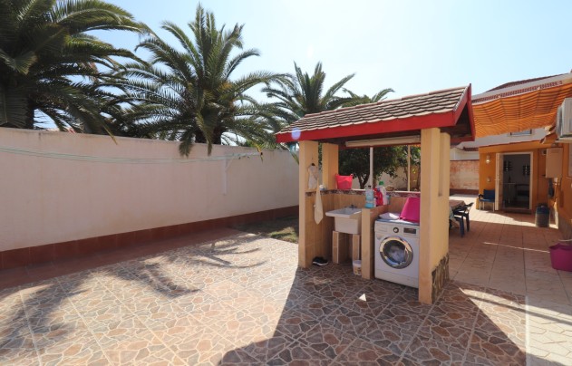 Resale - Villa - Torrevieja - Chaparral