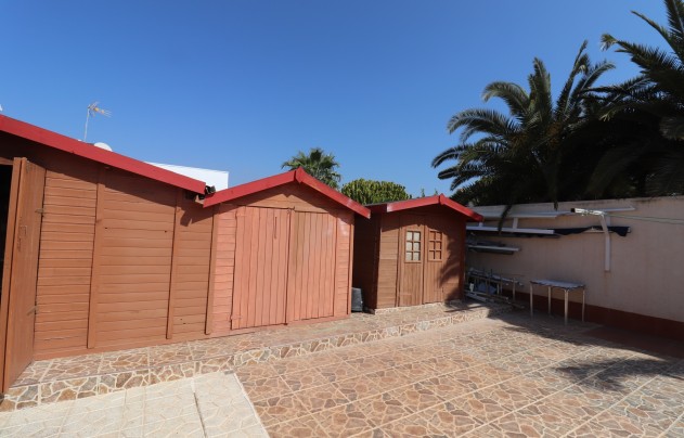 Resale - Villa - Torrevieja - Chaparral