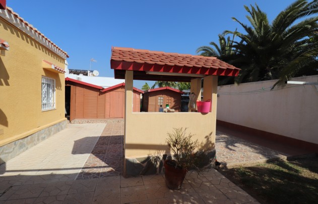 Resale - Villa - Torrevieja - Chaparral