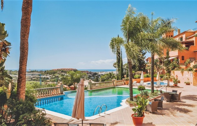 Resale - Apartment - Marbella - Nueva Andalucía