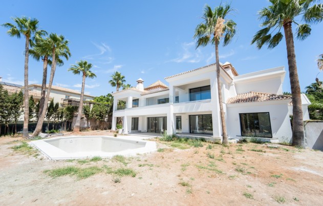 Resale - Villa - Marbella - Sierra Blanca