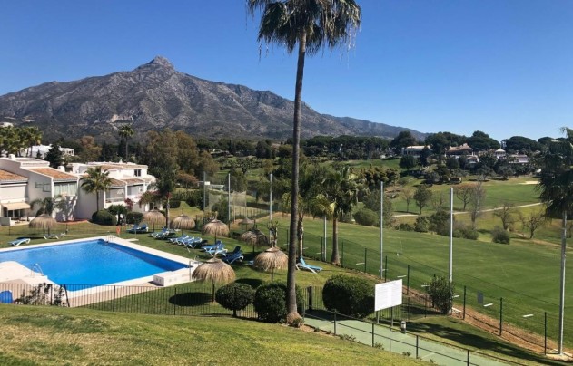 Revente - Apartment - Marbella - Nueva Andalucía