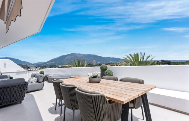 Resale - Apartment - Marbella - Nueva Andalucía