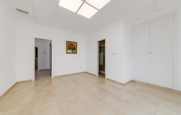 Resale - Villa - Torrevieja - La Mata