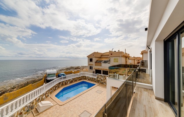 Resale - Villa - Torrevieja - La Mata