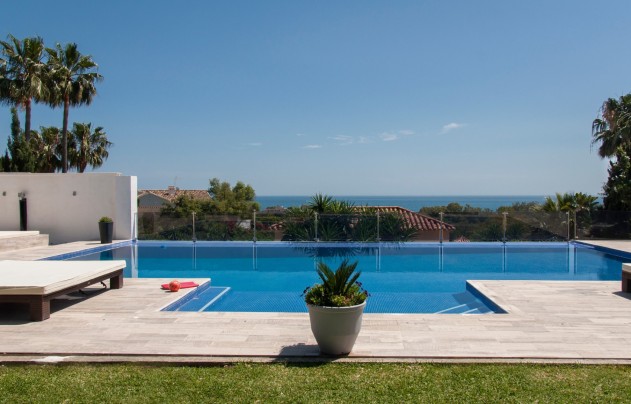 Resale - Villa - Marbella - Elviria