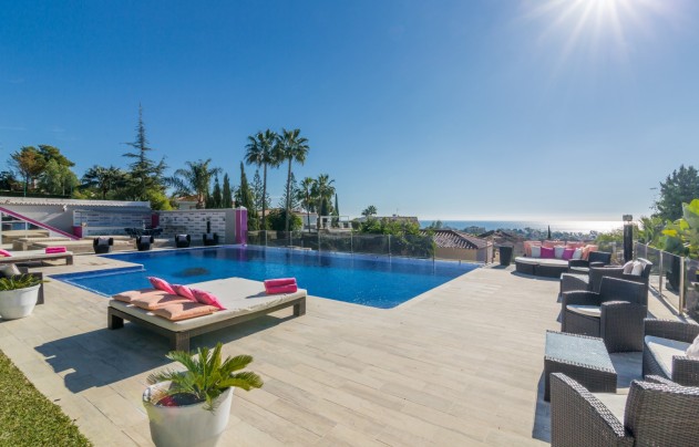 Resale - Villa - Marbella - Elviria