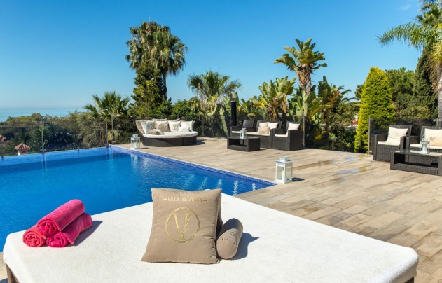 Resale - Villa - Marbella - Elviria